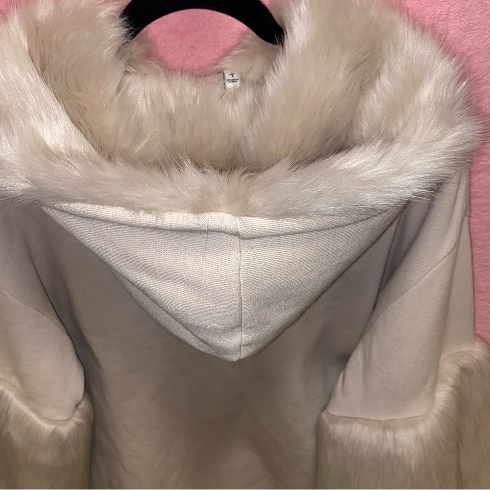 Express White Faux Fur Trim Sleeves Hoodie Sweatshirt Small Furry Christmas Gift - Picture 9 of 15